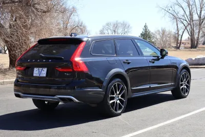 V90 Cross Country
